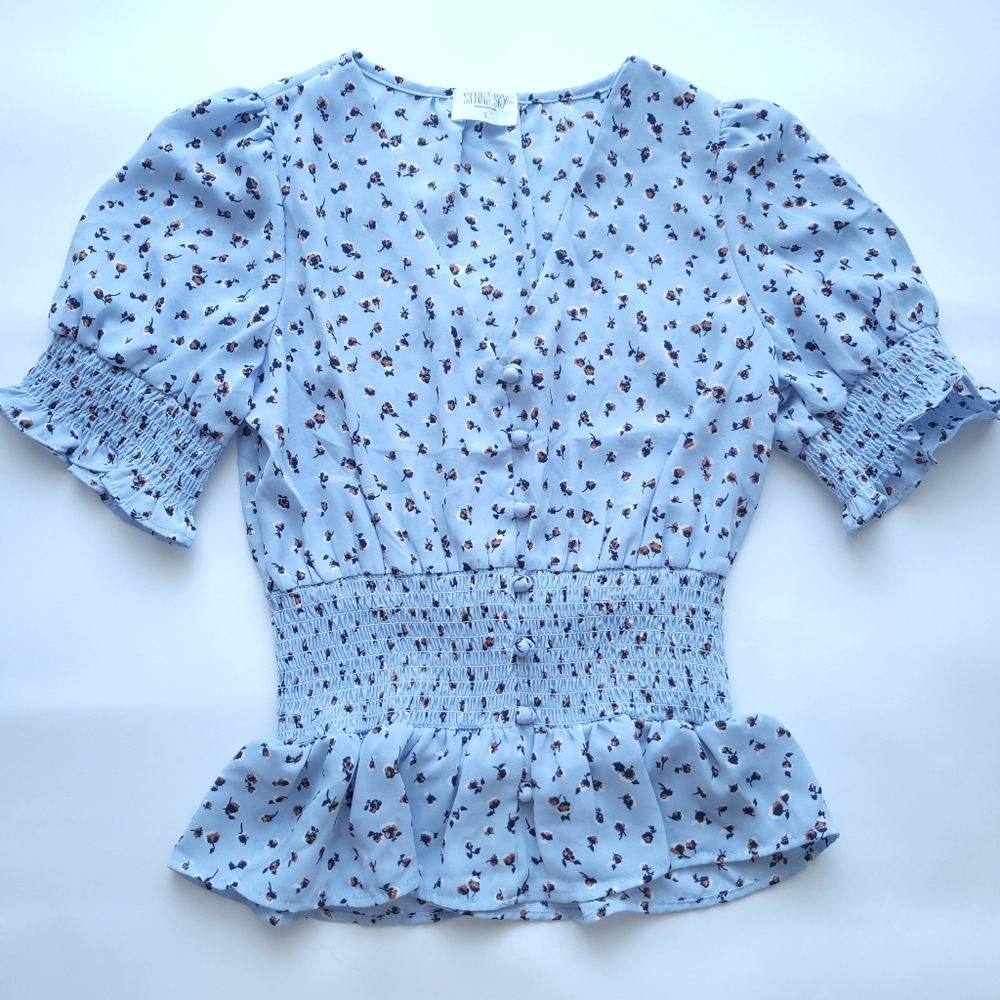 NWOT Sienna Sky Floral Print Elegant Short Sleeve Top
